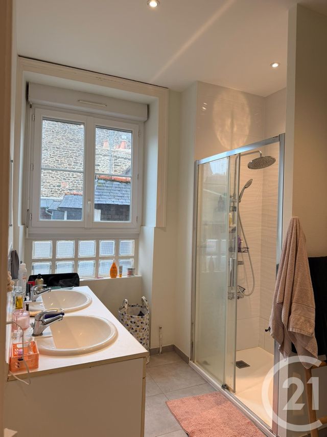 Appartement &agrave; louer - 3 pi&egrave;ces - 96,10 m2 - Fougeres - 35 - BRETAGNE