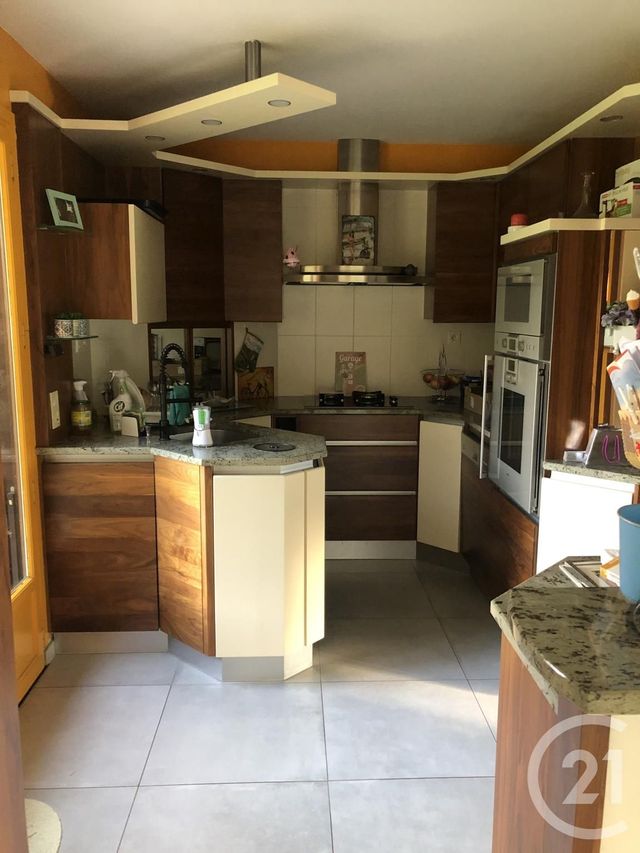 Maison &agrave; louer - 4 pi&egrave;ces - 137,50 m2 - Maen Roch - 35 - BRETAGNE