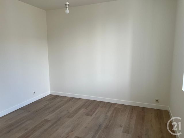 Appartement &agrave; louer - 2 pi&egrave;ces - 42,06 m2 - Fougeres - 35 - BRETAGNE