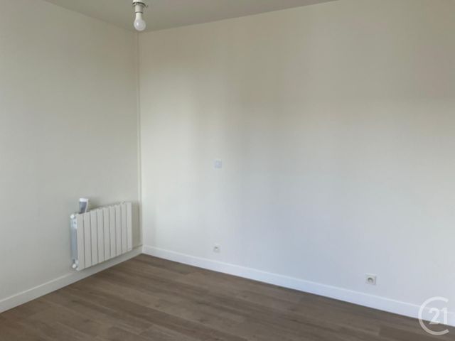 Appartement &agrave; louer - 2 pi&egrave;ces - 42,06 m2 - Fougeres - 35 - BRETAGNE