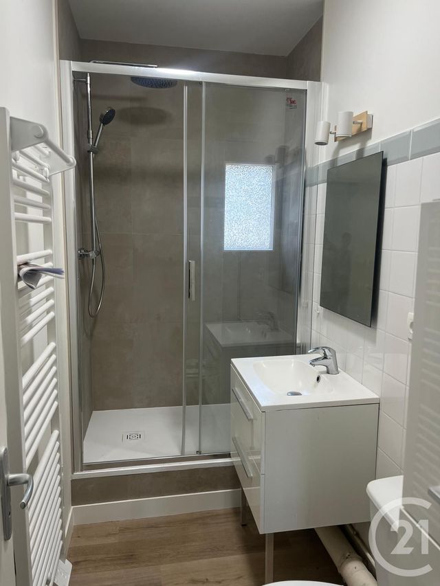 Appartement &agrave; louer - 2 pi&egrave;ces - 42,06 m2 - Fougeres - 35 - BRETAGNE