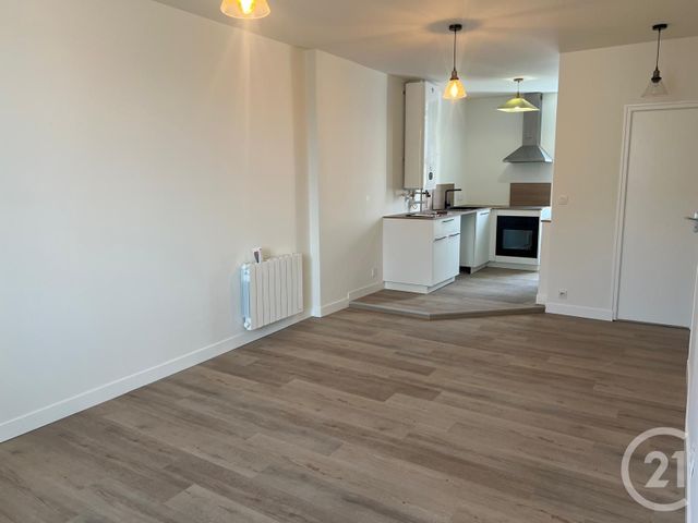 Appartement &agrave; louer - 2 pi&egrave;ces - 42,06 m2 - Fougeres - 35 - BRETAGNE