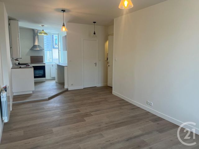 Appartement &agrave; louer - 2 pi&egrave;ces - 42,06 m2 - Fougeres - 35 - BRETAGNE