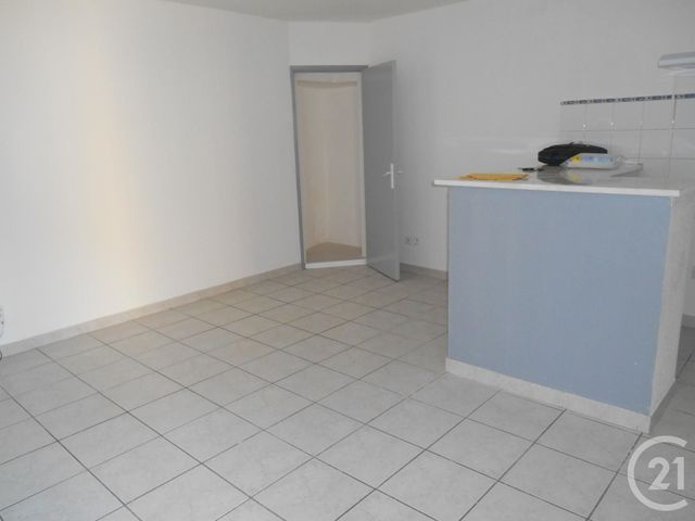 Appartement F2 &agrave; louer - 2 pi&egrave;ces - 41,68 m2 - Uchaud - 30 - LANGUEDOC-ROUSSILLON