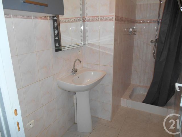 Appartement F2 &agrave; louer - 2 pi&egrave;ces - 41,68 m2 - Uchaud - 30 - LANGUEDOC-ROUSSILLON