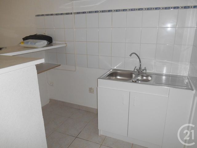 Appartement F2 &agrave; louer - 2 pi&egrave;ces - 41,68 m2 - Uchaud - 30 - LANGUEDOC-ROUSSILLON