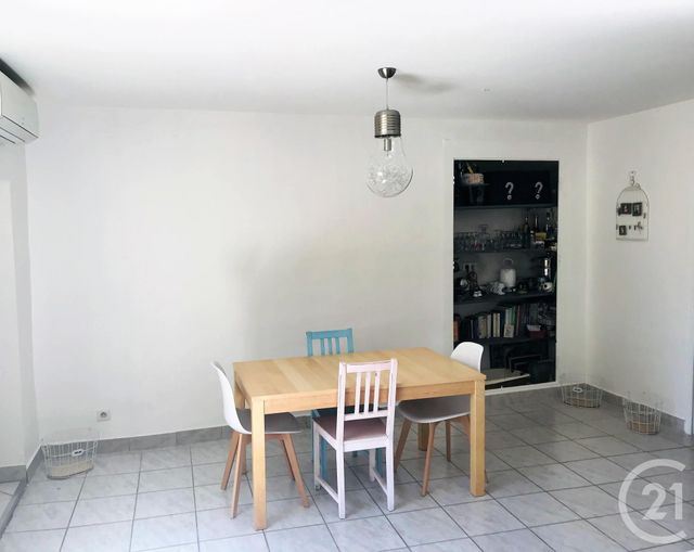 Appartement T3 à louer - 3 pièces - 76,70 m2 - Vauvert - 30 - LANGUEDOC-ROUSSILLON