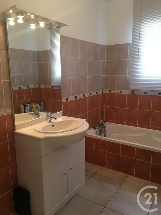 Maison &agrave; louer - 4 pi&egrave;ces - 89,31 m2 - Gallargues Le Montueux - 30 - LANGUEDOC-ROUSSILLON