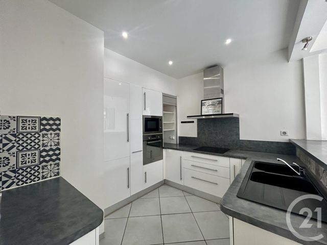 Appartement F3 &agrave; louer - 3 pi&egrave;ces - 77,67 m2 - Lunel - 34 - LANGUEDOC-ROUSSILLON