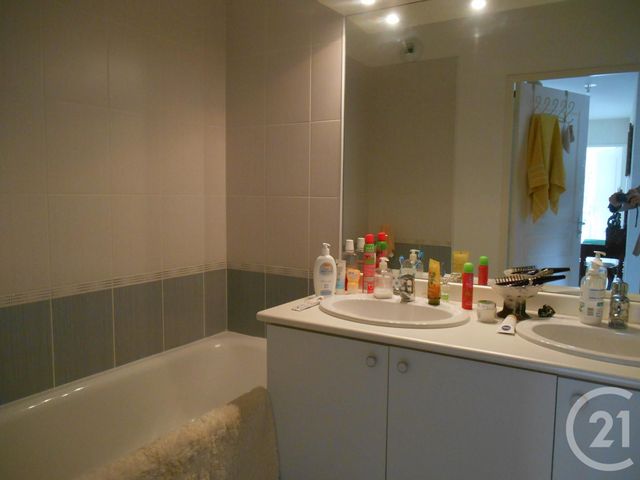 Appartement F3 &agrave; louer - 3 pi&egrave;ces - 63,25 m2 - Lunel - 34 - LANGUEDOC-ROUSSILLON