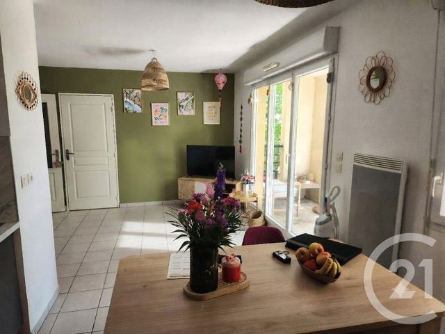 Appartement F2 &agrave; louer - 2 pi&egrave;ces - 45,01 m2 - Uchaud - 30 - LANGUEDOC-ROUSSILLON