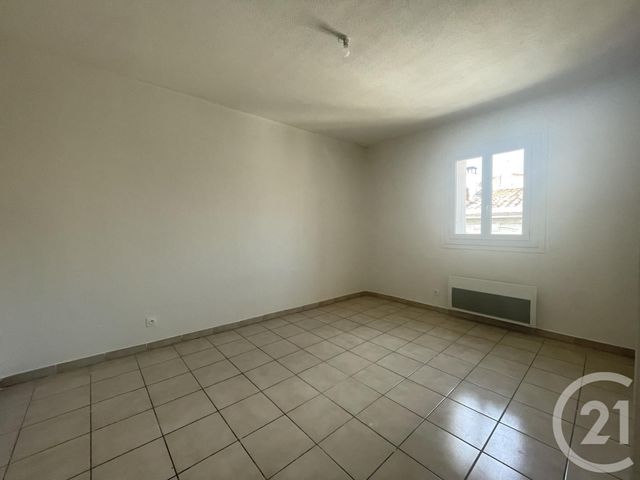 Appartement F3 &agrave; louer - 3 pi&egrave;ces - 75,14 m2 - Lunel - 34 - LANGUEDOC-ROUSSILLON