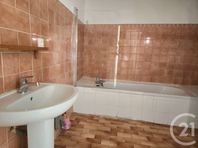 Appartement F3 &agrave; louer - 3 pi&egrave;ces - 75,14 m2 - Lunel - 34 - LANGUEDOC-ROUSSILLON