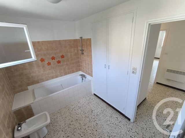 Appartement F4 &agrave; louer - 4 pi&egrave;ces - 87,18 m2 - Lunel - 34 - LANGUEDOC-ROUSSILLON