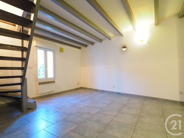 Appartement F3 &agrave; louer - 3 pi&egrave;ces - 41,10 m2 - Lunel - 34 - LANGUEDOC-ROUSSILLON