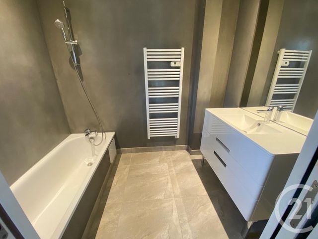 Maison &agrave; louer - 6 pi&egrave;ces - 116,25 m2 - Prades Le Lez - 34 - LANGUEDOC-ROUSSILLON