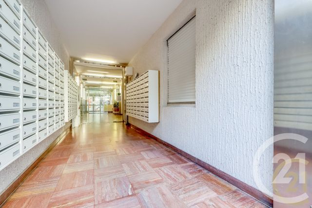 Appartement Studio &agrave; vendre - 1 pi&egrave;ce - 21,15 m2 - Paris - 75018 - ILE-DE-FRANCE