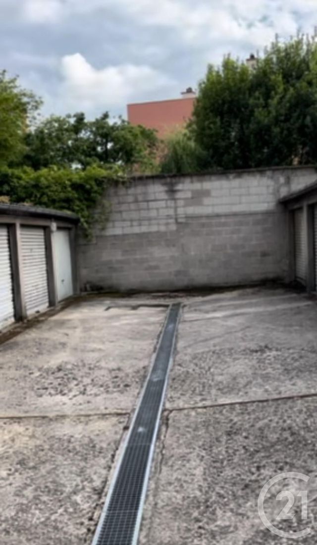 parking - MONTREUIL - 93