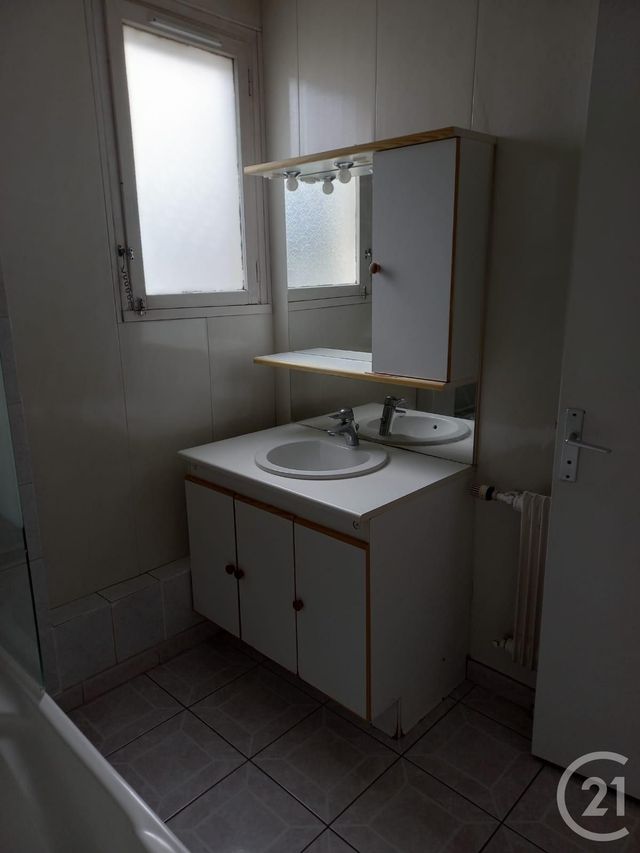 Appartement &agrave; louer - 3 pi&egrave;ces - 56,40 m2 - Villeparisis - 77 - ILE-DE-FRANCE