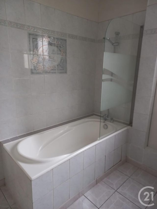 Appartement &agrave; louer - 3 pi&egrave;ces - 56,40 m2 - Villeparisis - 77 - ILE-DE-FRANCE