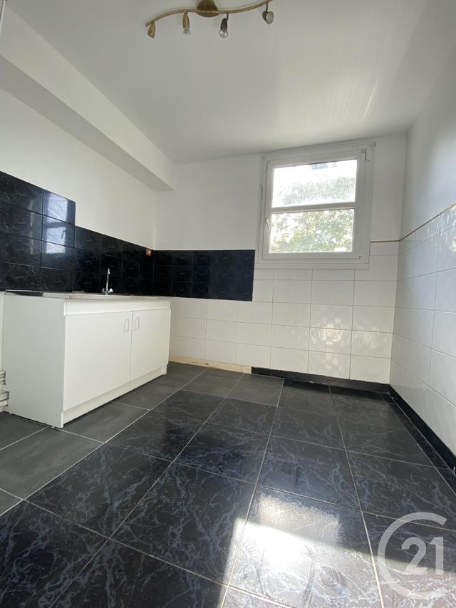 Appartement F3 &agrave; louer - 3 pi&egrave;ces - 71,10 m2 - Tremblay En France - 93 - ILE-DE-FRANCE