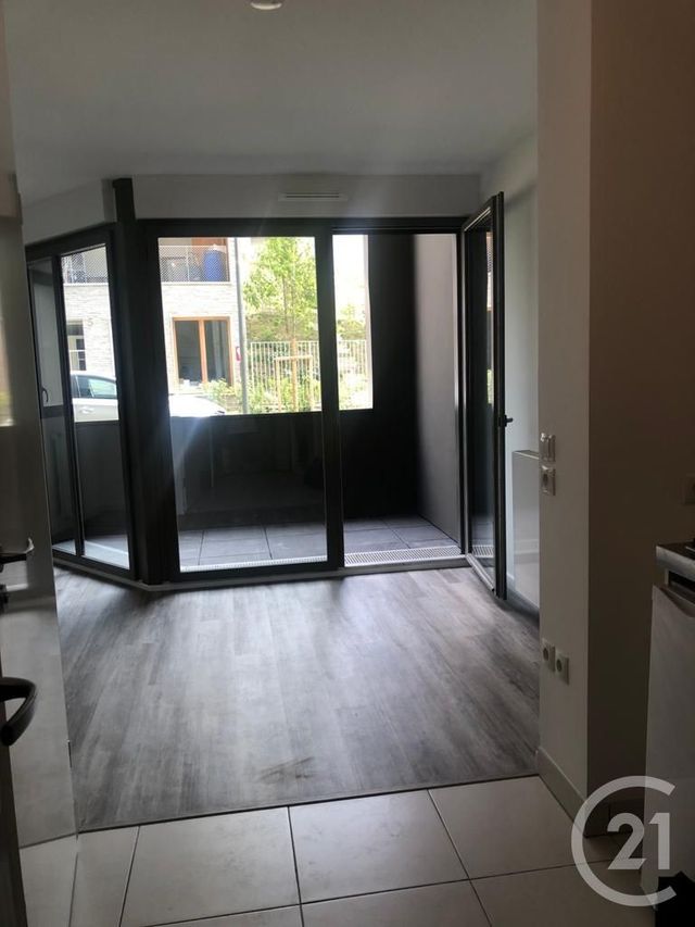 Appartement F1 &agrave; louer - 1 pi&egrave;ce - 28 m2 - Noisy Le Grand - 93 - ILE-DE-FRANCE