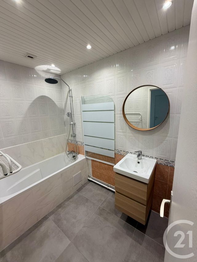 Appartement F4 &agrave; louer - 4 pi&egrave;ces - 82,58 m2 - St Denis - 93 - ILE-DE-FRANCE