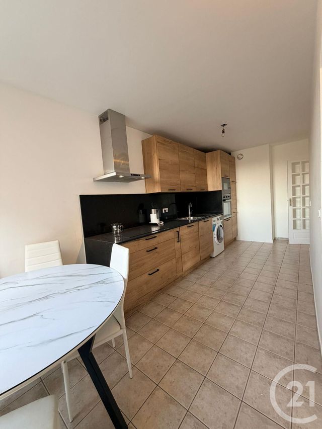 Appartement F4 &agrave; louer - 4 pi&egrave;ces - 82,58 m2 - St Denis - 93 - ILE-DE-FRANCE
