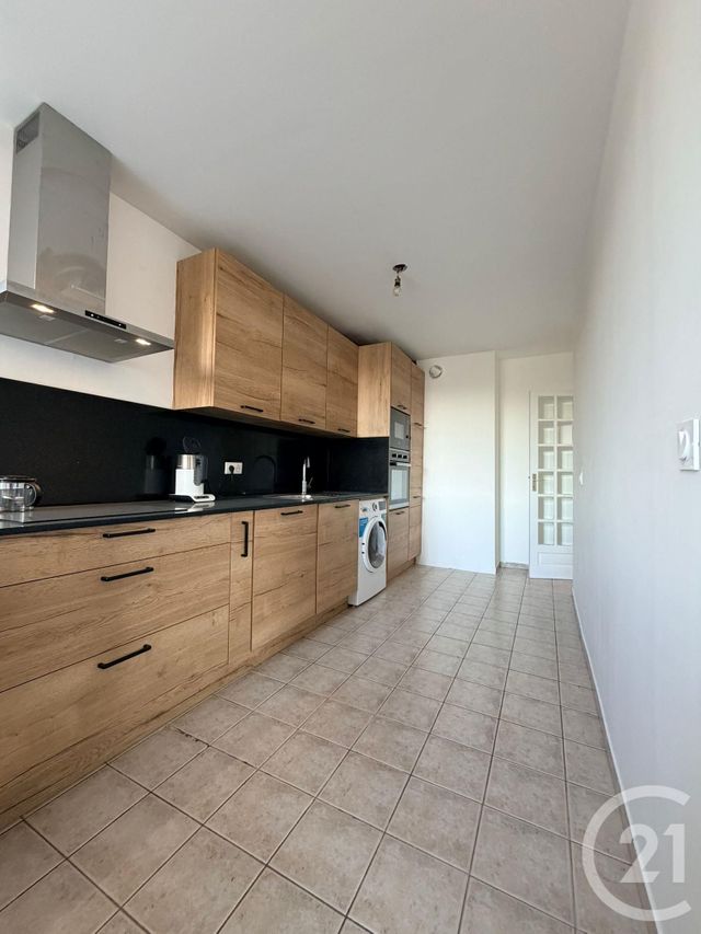 Appartement F4 &agrave; louer - 4 pi&egrave;ces - 82,58 m2 - St Denis - 93 - ILE-DE-FRANCE