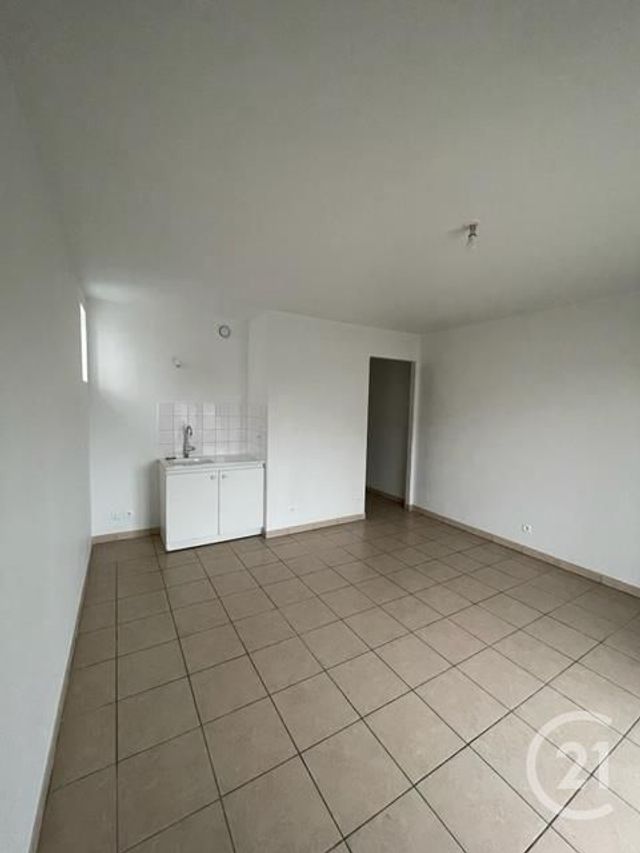 Appartement F2 &agrave; louer - 2 pi&egrave;ces - 34 m2 - Tremblay En France - 93 - ILE-DE-FRANCE