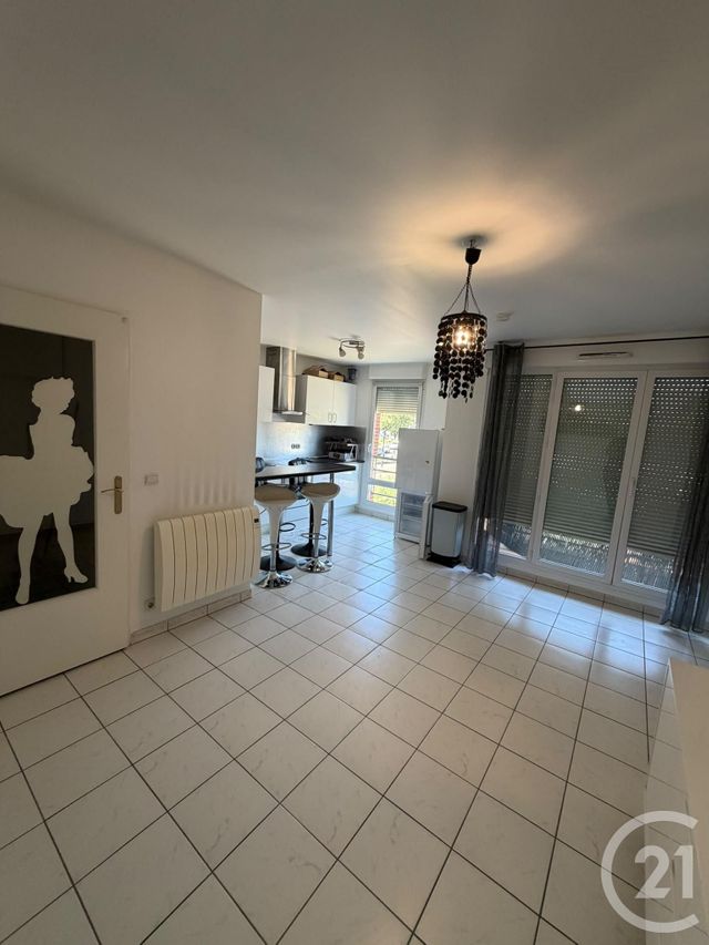 Appartement &agrave; louer - 2 pi&egrave;ces - 41 m2 - Sevran - 93 - ILE-DE-FRANCE