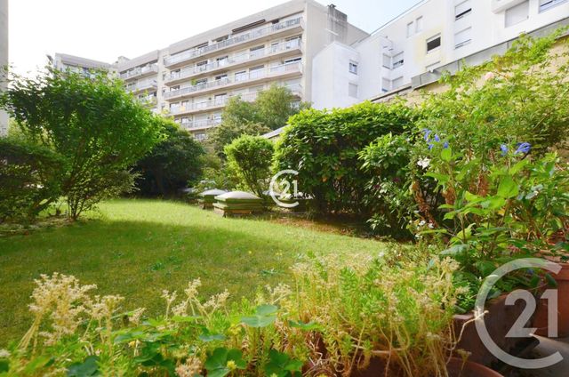 Appartement F4 à vendre - 4 pièces - 108 m2 - Paris - 75018 - ILE-DE-FRANCE