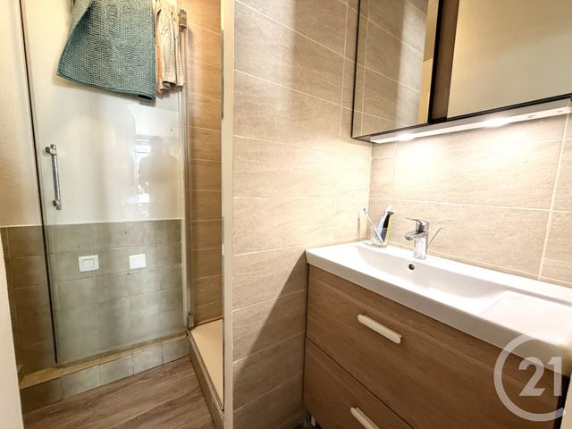 Appartement Studio &agrave; vendre - 1 pi&egrave;ce - 28 m2 - Paris - 75018 - ILE-DE-FRANCE