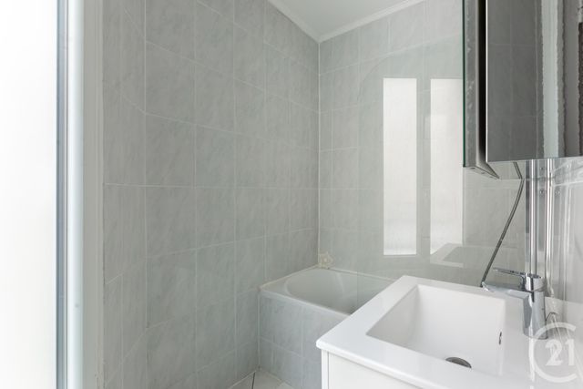 Appartement F4 &agrave; vendre - 4 pi&egrave;ces - 96,50 m2 - Paris - 75018 - ILE-DE-FRANCE