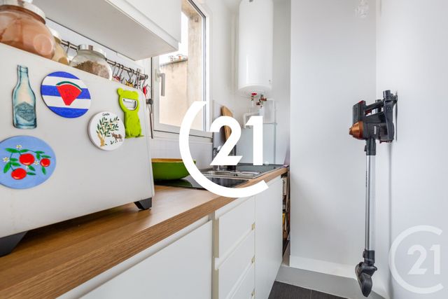 Appartement Studio &agrave; vendre - 1 pi&egrave;ce - 27 m2 - Paris - 75018 - ILE-DE-FRANCE