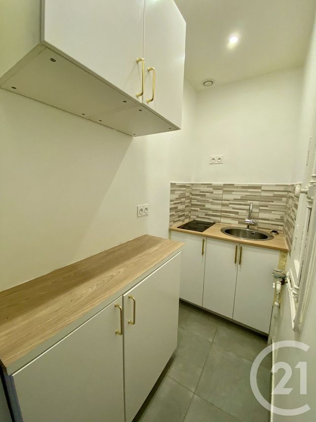 Appartement F2 &agrave; louer - 2 pi&egrave;ces - 34 m2 - Paris - 75018 - ILE-DE-FRANCE