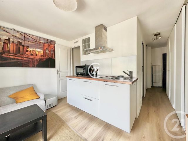 Appartement F2 &agrave; louer - 2 pi&egrave;ces - 19 m2 - Paris - 75018 - ILE-DE-FRANCE