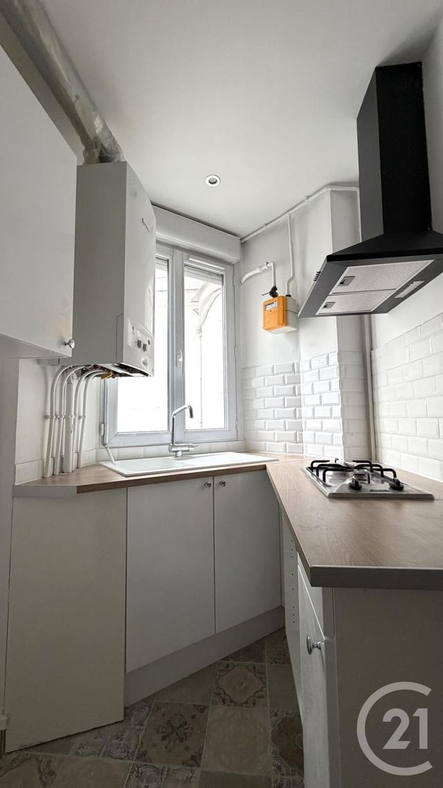 Appartement &agrave; louer - 4 pi&egrave;ces - 59 m2 - Paris - 75018 - ILE-DE-FRANCE