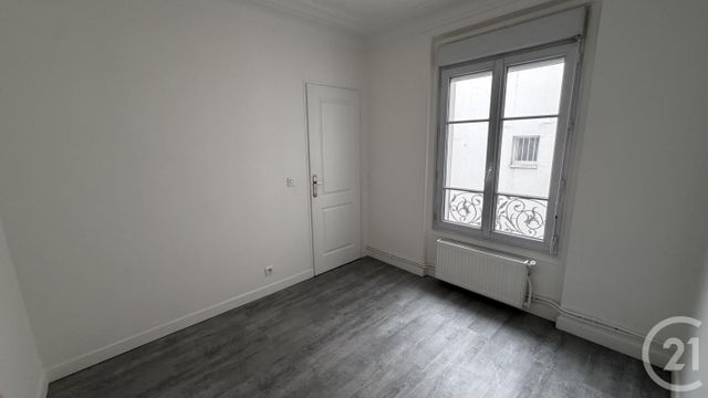 Appartement &agrave; louer - 4 pi&egrave;ces - 59 m2 - Paris - 75018 - ILE-DE-FRANCE