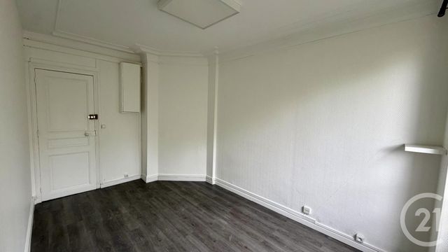 Appartement &agrave; louer - 4 pi&egrave;ces - 59 m2 - Paris - 75018 - ILE-DE-FRANCE