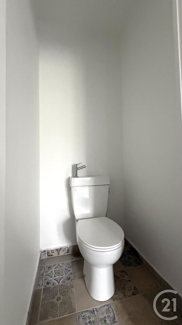 Appartement &agrave; louer - 4 pi&egrave;ces - 59 m2 - Paris - 75018 - ILE-DE-FRANCE