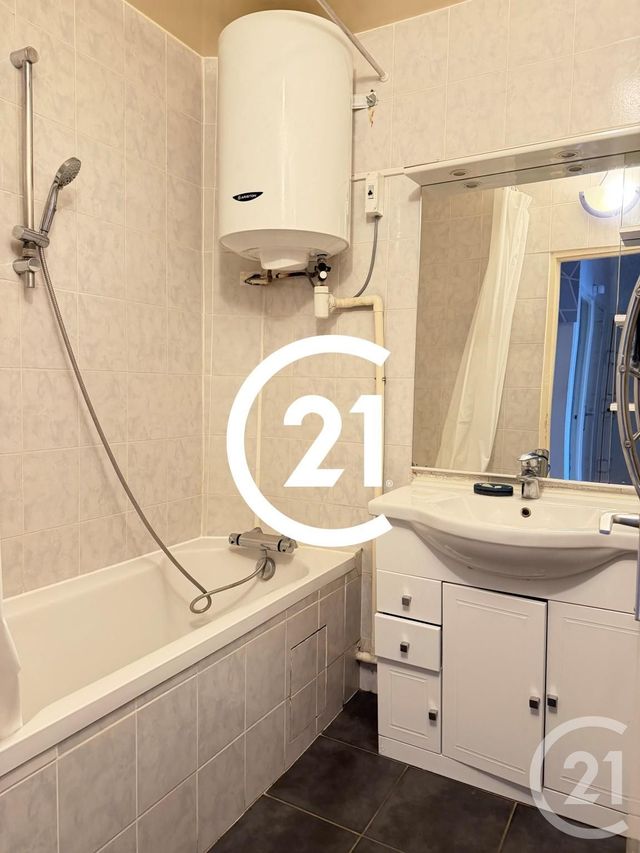 Appartement &agrave; vendre - 3 pi&egrave;ces - 53 m2 - Paris - 75018 - ILE-DE-FRANCE