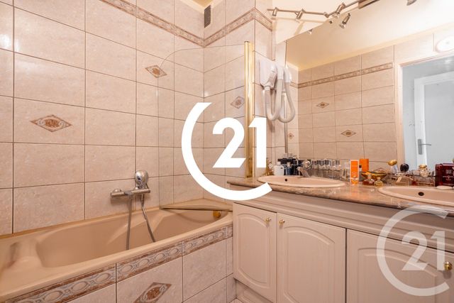 Appartement F4 &agrave; vendre - 4 pi&egrave;ces - 80 m2 - Paris - 75018 - ILE-DE-FRANCE