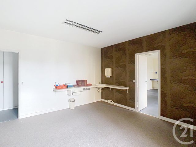 Appartement Local à vendre - 4 pièces - 149,18 m2 - Dinan - 22 - BRETAGNE