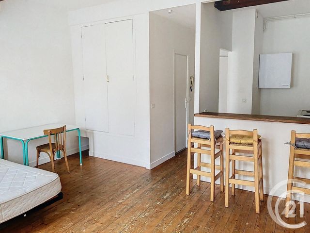 Appartement Studio &agrave; louer - 1 pi&egrave;ce - 28,37 m2 - Dinan - 22 - BRETAGNE