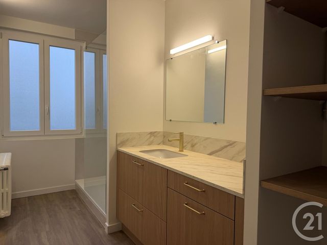 Appartement F5 &agrave; louer - 4 pi&egrave;ces - 105,60 m2 - Dinan - 22 - BRETAGNE