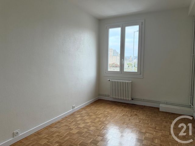 Appartement F5 &agrave; louer - 4 pi&egrave;ces - 105,60 m2 - Dinan - 22 - BRETAGNE