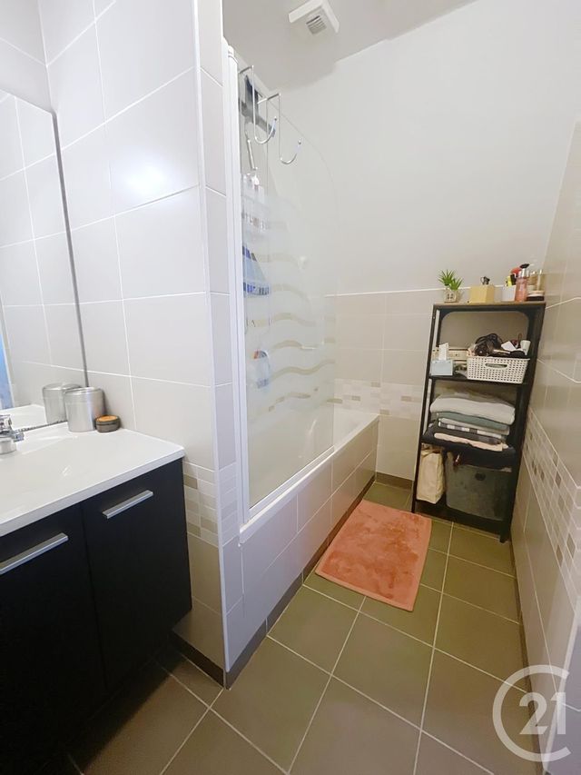 Appartement T3 à vendre - 3 pièces - 71,84 m2 - Dinan - 22 - BRETAGNE