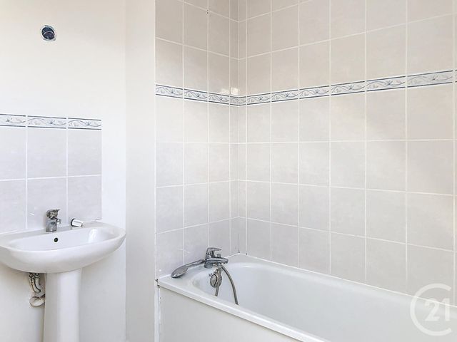 Maison &agrave; louer - 5 pi&egrave;ces - 90,05 m2 - Lehon - 22 - BRETAGNE