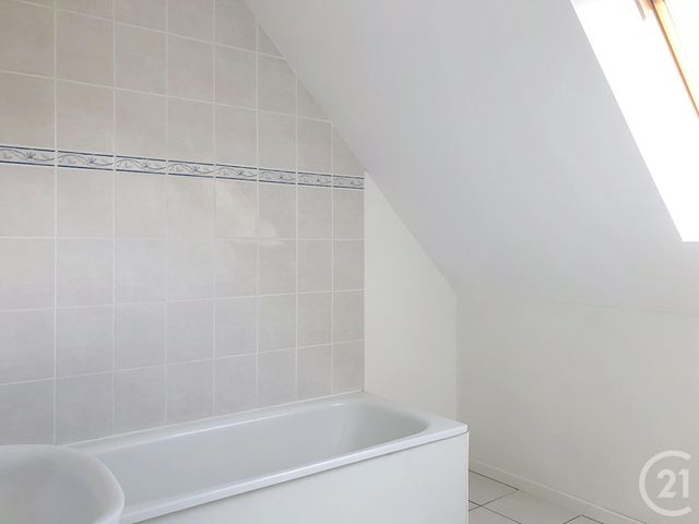 Maison &agrave; louer - 5 pi&egrave;ces - 90,05 m2 - Lehon - 22 - BRETAGNE